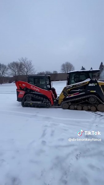 Dirt tracks vs snow tracks #tools #tracks #dirttrack #snowtracks #power