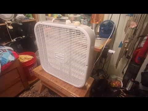 2020-21 Lasko B20200 Box Fan