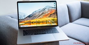 2016 and newer MacBook Pro users experiencing display issues related to fragile cables
