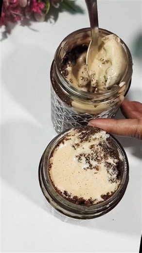 chiku kitchen on Instagram: "Quick & Easy jar cake recipe🤤🤤 #cake #dessert #shorts #viral #fbreels #FBVIDEO"