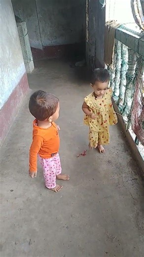 suno go lolona 😍😍#cutebaby #babygril #friendship #smilesmile #shorts #ytshorts 💛💛❤️❤️