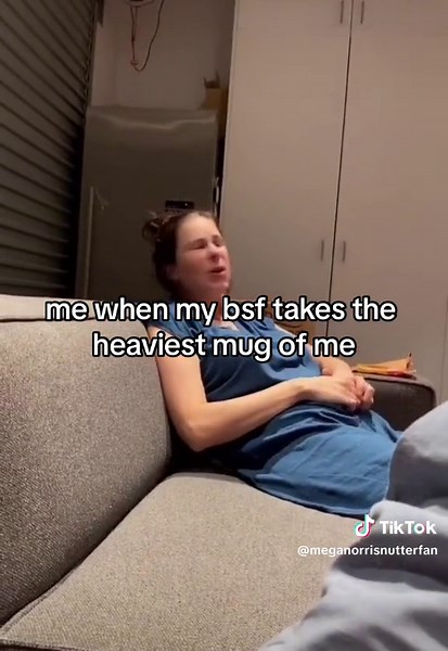 SABRE DANCING IN THE BACK HAHAHA #mug #norrisnuts #viral