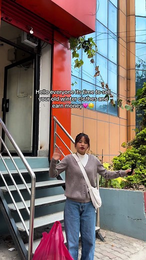 Earn Money Selling Your Clothes at Thrift Store