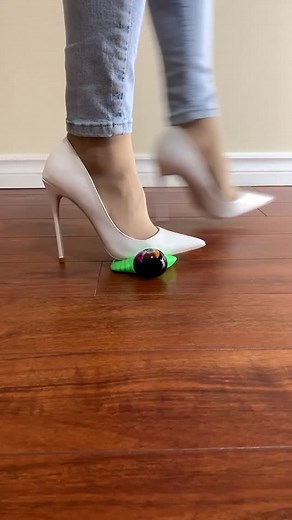 Squishy toys crushed by high heels. #highheels #asmr #satisfying#fyp #crushing #experiment