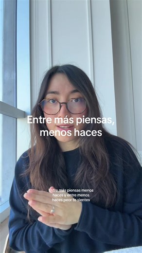 Sobre cómo escribir en tu journal puede calmar tu mente y ayudarte a dejar de pensar tanto #journaling #journaltok #escribir #journal #scrapbooking