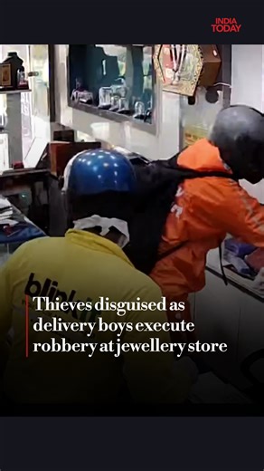 73K views · 211 reactions | Thieves disguised as delivery boys execute a robbery at a jewellery store in Ghaziabad. (Visuals Source: Police) #ITReel #Ghaziabad #Crime #Robbery | India Today | Facebook