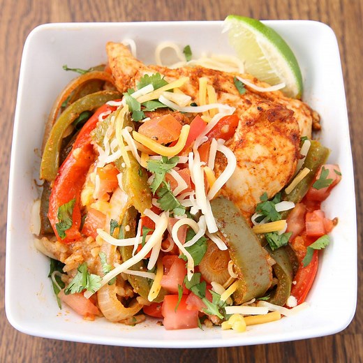 13M views · 170K shares | Easy Chicken Fajita Rice Bake FULL RECIPE:...