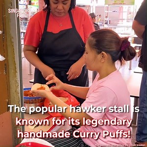 This is one of the most legendary handmade curry puffs in Singapore 🔥🙋🏼‍♀️ | Singapore Foodie