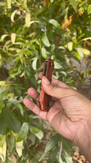 The satisfying sound of a razor-sharp blade#TikTok #Sharp #Challenge #Test #Amazing