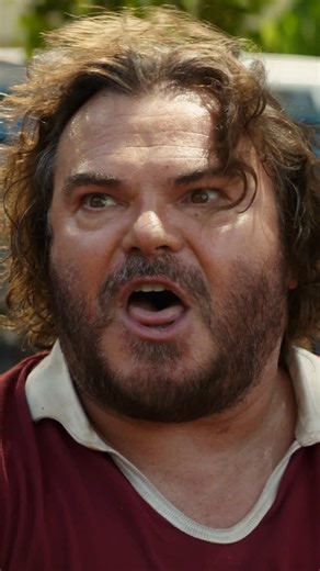 Falcon filmové informace on Instagram: "🎄🐍 ANAKONDA představuje vánoční verzi traileru! Nový TRAILER je tady a slibuje napětí, které vám sváteční pohodu pořádně rozvlní. Připravte se na vánoční filmovou jízdu, která dorazí do kin už 25. prosince. 🎁🔥 #falconfilmovenovinky #Anakonda #JackBlack #PaulRudd #dobrodružný #akční #premiéra #kino #film"