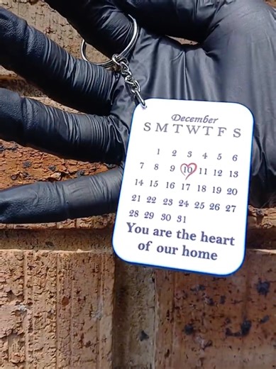 💍Anniversary Gift ideas 🙏🥺❤️Calendar Keyholders for gift 📍Birthday gift inspo 🥳Key holder with pictures for gift 🔥🥺Birthday gift inspo, Calendar Keyholders with pictures 🥺❤️Custom Keyholders with your pictures ❤️ Custom Photo Keyrings • Double-Sided Keychains Unique & Meaningful Gift Ideas 🙏❤️ Perfect for: • Anniversary Gifts 💕 • Birthday Gift Inspo 🎁 • Gifts for Your Girlfriend ❤️ • Memory / Memorial Keyholders 🕊️ • Calendar Keychain Gifts • Back-to-Back Keyrings • Cool Personalized