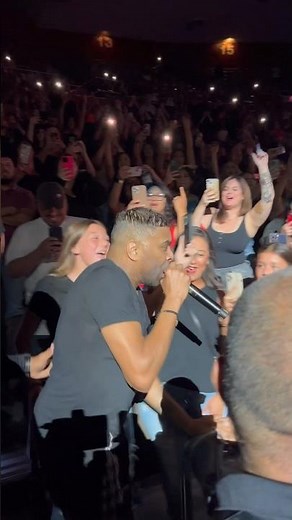 Ginuwine hops off stage at show to Perform his song Pony #ginuwine #liveperformance #pony #rnb