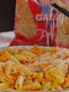 Penne à Moda do Nordeste com Leite de Coco e Tilápia