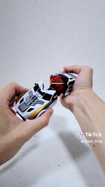 パトカー・消防車・救急車の合体ロボット toy