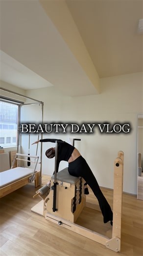 𝐘𝐔𝐑𝐈𝐍𝐀 on Instagram: "できるだけ予定は詰め込みたいからいつもパンパン🤤🩰 私の美容は↓参考までに✍️ . ずっと楽しみにしてたセリニューしてきた✨️ 最新の機械とたるみ治療だーいすき（笑） クリニックでやるものはドクターの技術がすごい出てしまうけど ここはほんまに悩み考えながらしてくれるから安心してお任せしてる🥹 📍la cliniqie Osaka @laclinique.osaka @azusan_83 と会えたのにお写真撮れず😭 ⁡ 私のフォロワーさんは【e45q9u】で10%OFFしてくださるみたいです💖 . ピラティスに関しては、というか綺麗な体作りは すべて @sakiki_pilates さんにお任せしてます（笑）💞 多分どんなけ元気なくてもここに来たら一瞬で吹っ飛ぶ😂 てぐらいパワー貰えるし、afterの体が別人すぎてすごい。 📍Belle @belle_pilates_studio ."