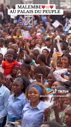 Eunice Mangnanga : Concert Au Palais Du Peuple