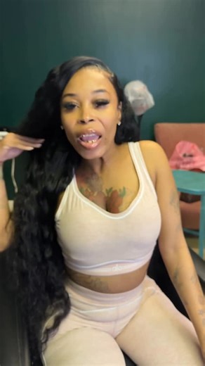 Rashia Wilson on Instagram: "I survived it all—and I still show up looking good and feeling even better. New hair, healed spirit, and unbreakable strength. 💪🏽💜 Thank you @galleriegirls You jammed me with the hair❤️❤️❤️❤️❤️❤️❤️❤️❤️❤️#moneypowertime #rashiawilson #1stlady #finallyfree #viral"