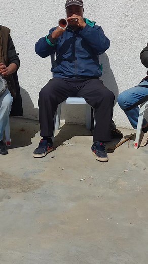 Traditional Tunisian Zokra Technique - Mezoued Music Influence