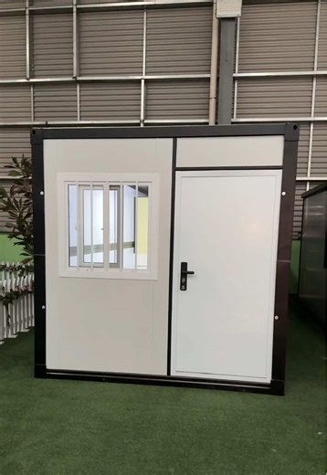 High-Quality Mobile Shipping Container House – The Perfect Space Solution Dimensions: \t•\tLength: 5.9 meters \t•\tWidth: 2.48 meters \t•\tHeight: 2.5 meters Product Overview: This mobile container house is designed with the latest innovations to meet the demands of the European market. It combines modern, modular, and movable features, making it ideal for various applications such as temporary offices, residences, holiday homes, and on-site accommodation for construction projects. Key Features: