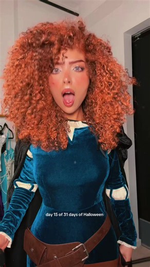 day 15 of 31 days of Halloween : Merida from Brave 🧡✨ #curlyhairhalloween#halloweencostumeideas #meridabrave #meridacosplay #princessmerida