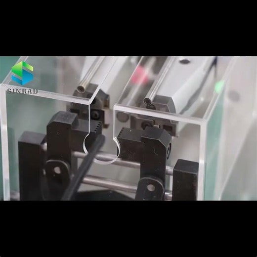 Semi-automatic cable stripping machine