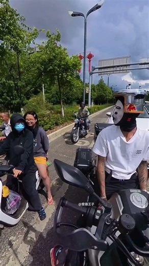 Did It Give You A Shock? #Motorcycle #Funnyguy