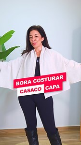 Josi Faria | Costura on Instagram: "Bora aprender a fazer esse casaco capa que está bombando 😍 Além de lindo, é fácil de fazer e só gasta 1 metro de tecido ✨ A aula completa que já está liberada lá no meu canal do YouTube, minha amiga! 🧵 Procura por @ajosifaria no YouTube ou clica no link azul do meu perfil pra assistir tudo agora mesmo! 👗 Bora costurar juntas e deixar suas peças com acabamento de loja? #costura #dicasdecostura #josifaria #acabadamentoperfeito"