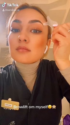 Hade helt glömt bort att jag gillmade denna process😬 Lite för snabbt men ni ser resultatet😍 #Browliftstockholm #rek #foryou