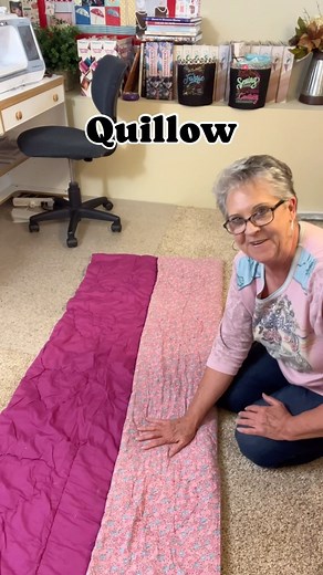 Crystal Murdock on Instagram: "How to fold a quillow (quilt that folds up into a pillow) Comment newsletter for weekly tips and tricks and projects. #sew #sewing #quilts #quilting #quiltingismytherapy #quillow #quiltersofinstagram"