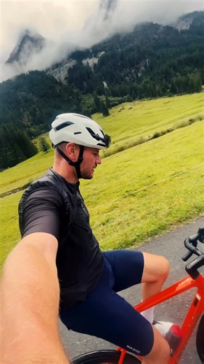Before heading into winter - just wanted to share my road bike summer recap with you. Honestly, I am a bit sad that it’s already over. Now it’s time to cycle in front of the computer or even better - go skiing 🥰🙌 #roadbike #cycling #recap #summer | Marc Amann