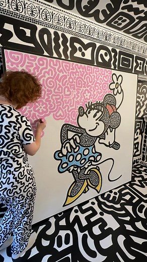 32K views · 639 reactions | Doodling Minnie Mouse | Mr Doodle | Facebook