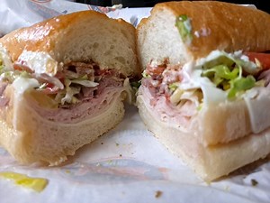 Popular Sub Chain Announces Expansion In Clinton