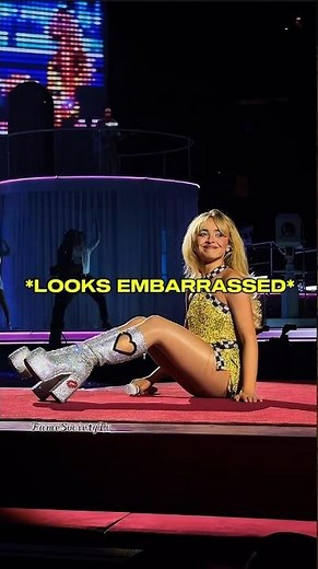 Sabrina Carpenter’s most awkward moment yet 😳✨#sabrinacarpenter #shorts