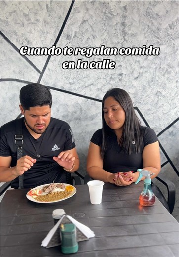 Cuando te invita comida una desconocida: ¡Sorprendente!