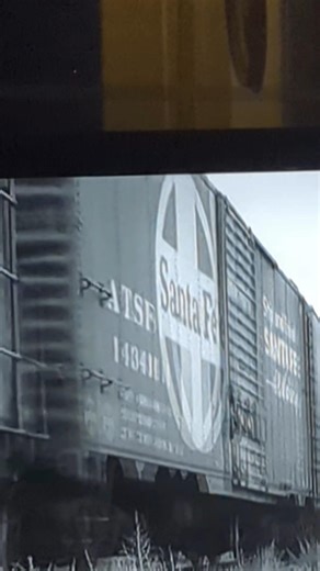 Vintage ATSF (Santa Fe Railroad) footage from the mid 1960s.