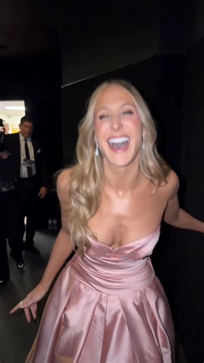 Nikki Glaser on Instagram: "The 83rd Golden Globes starts in 30 minutes! I truly can’t wait for you to see this showwww! Watch it live like it’s the 90s."