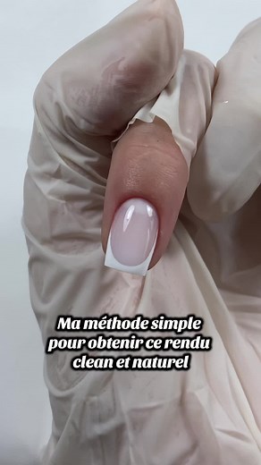 Technique de French Manucure avec Gel Milky