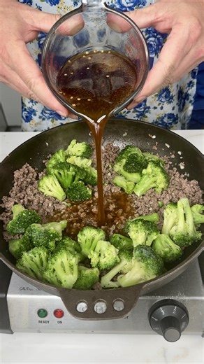 Easy One Pan 15 Min Beef and Broccoli | Drew Cooks