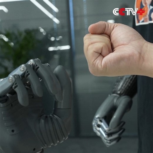 97 reactions · 14 shares | Cutting-edge technology that allows a human brain to control an external device has been revolutionizing the lives of amputees thanks to its application in the field of intelligent prosthetics. The technology is called a Brain-Computer Interface (BCI), and a U.S.-based tech company called BrainCo has used it to invent a smart prosthetic hand. https://www.cctvplus.com/news/20230710/8332977.shtml#!language=1 | CCTV+ | Facebook