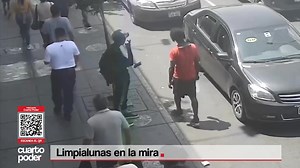 Los limpiaparabrisas de Lima, en su mayoría venezolanos, están en la búsqueda de otro oficio ante la ordenanza municipal que prohíbe esta actividad en las vías de la capital. Encuentra las notas y entrevistas del programa AQUÍ ► https://bit.ly/3DbX3pt Mira el reportaje completo AQUÍ ► https://bit.ly/40gkJSv Mira el programa de ayer completo AQUÍ ► https://bit.ly/cpfbtvgo | América Noticias