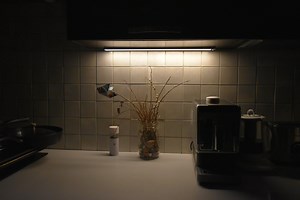 Обзор умного светильника с датчиком движения и освещения Yeelight Motion Sensor Closet Light: разбираемся, как сделать точечную подсветку в местах, где нельзя проложить провод / Техника для дома / iXBT Live