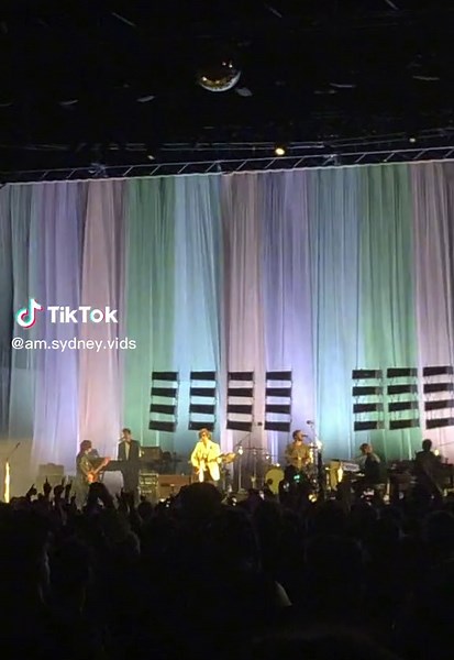 Snap out of it- arctic monkeys #AMsydney #arcticmonkeys