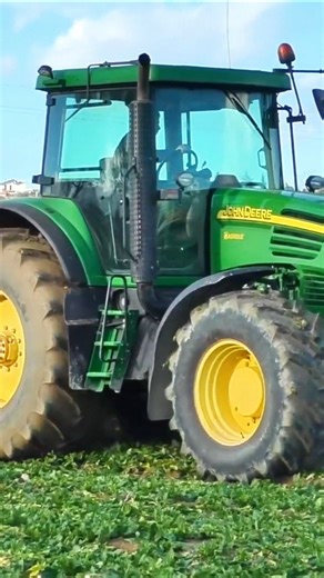 John Deere tractor at farming field | Big Machines