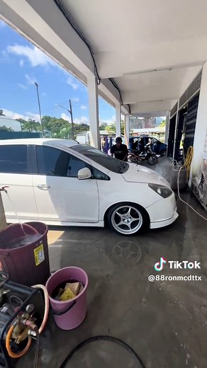 Proton Exora: Compact MPV by Proton Exceeding Expectations