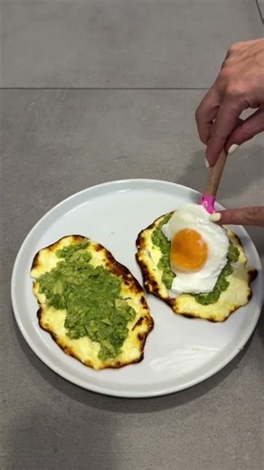 Perfect Poached Egg & Avocado Toast 🥑 #breakfast #recipe #shorts