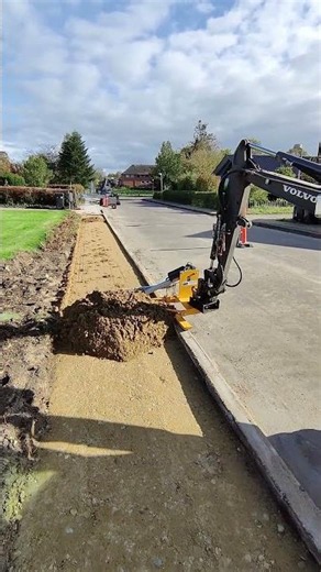 Afretning af sand med minigraver #excavator #construction