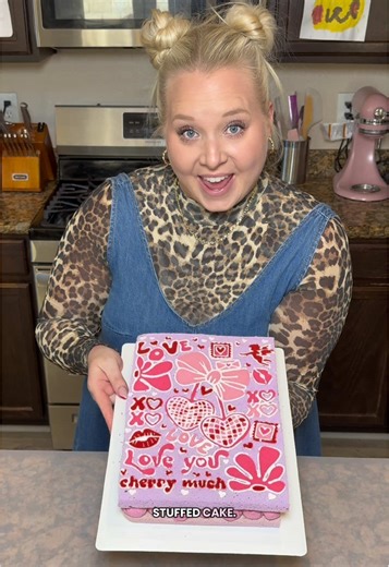 Cookie dough stuffed valentines cake sandwich?! Yes please! This valentines print is part of my valentine cake template pack 🥰 Thanks @General Mills for the cookie dough 🥰 #generalmillspartner #cakesandwich #cakewichcake #cakedecorating