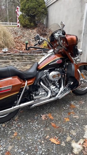 1.6M views · 31K reactions | Look what my father bought! . . . . . . . . #harley #harleydavidson #motorcycle #motorcyclesoftiktok #motorcycletricks #garage #custom #motorcycles #hd #bagger #problem #fix #broken | Chopper Time | Facebook