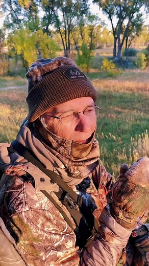 Huntin with Jackie @realtreeoutdoors #bowseason #bow #buckmasters #HausLabsFoundation #jackiebushman #buck #buckbedding #realtree #buck #deer #deerseason #fyp #outdoors #whitetail #nature