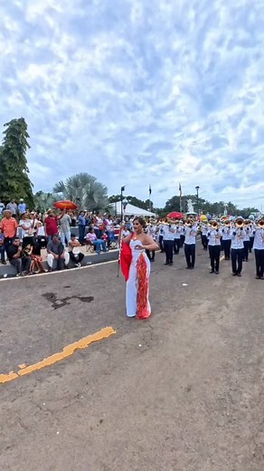 5K views · 103 reactions | Un día, una historia, un sonido que nos une  Así vivimos el 10 de noviembre en La Villa de Los Santos: con ritmo, pasión y el corazón latiendo al compás de BAHERLO. ❤️懶 #BAHERLO #10deNoviembre #LaVillaDeLosSantos #Independencia #PasiónDanielista #ColegioJDC #SuenaaBAHERLO | Colegio José Daniel Crespo | Facebook